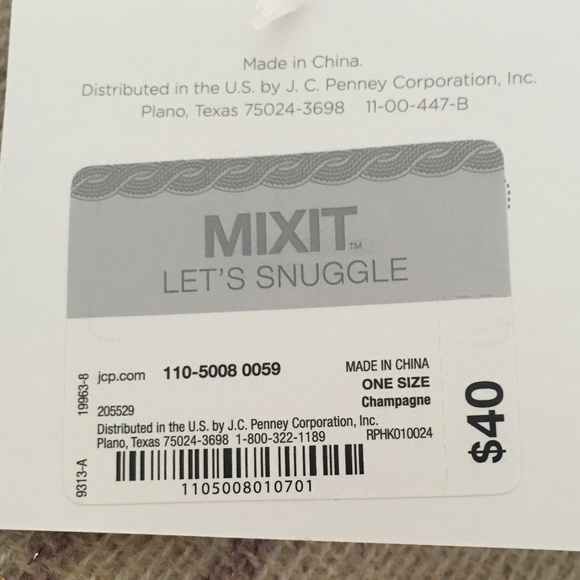 Mixit Mommy and Me Plaid knit Wrap - Picture 7 of 8